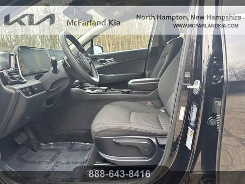 Used 2023 Kia Sportage LX image 11