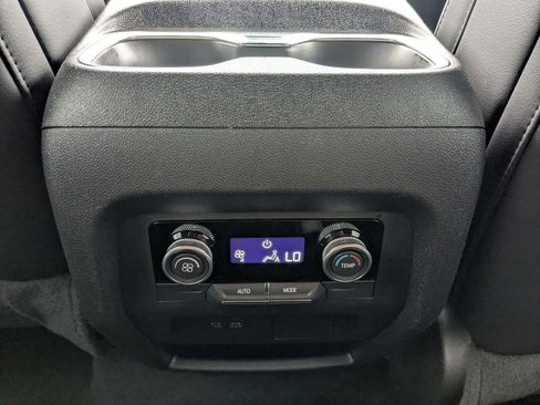 Used 2025 Buick Enclave Sport Touring AWD/4WD image 31