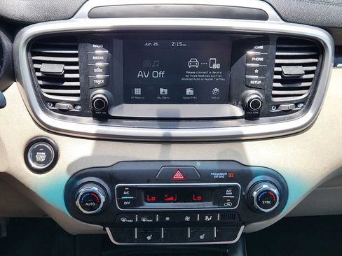 Used 2020 Kia Sorento S FWD image 16