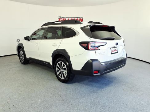 Used 2024 Subaru Outback Premium AWD/4WD image 7