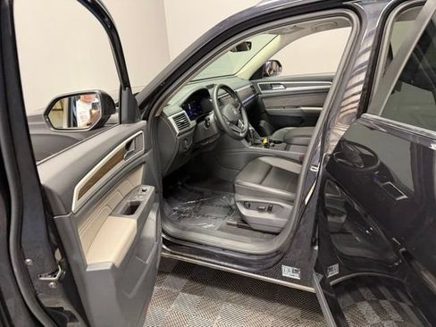 Used 2022 Volkswagen Atlas SE AWD/4WD image 14