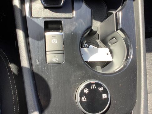 Used 2021 Nissan Rogue SV AWD/4WD image 43