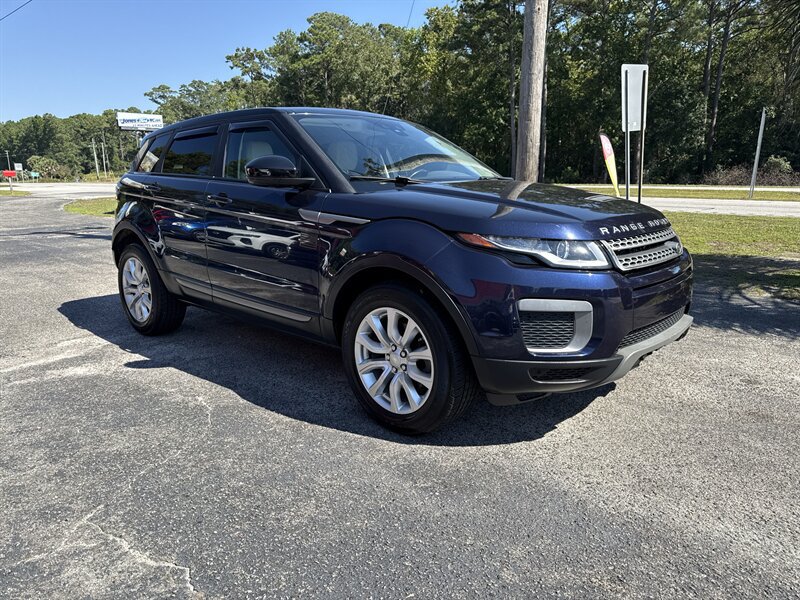 Used 2017 Land Rover Range Rover Evoque SE AWD/4WD image 3