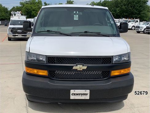 Used 2021 Chevrolet Express 2500 RWD image 12