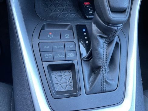 Used 2023 Toyota RAV4 XLE image 20