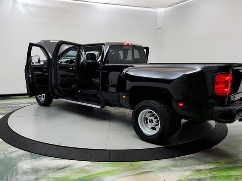Used 2018 GMC Sierra 3500 Denali w/ Duramax Plus Package image 12