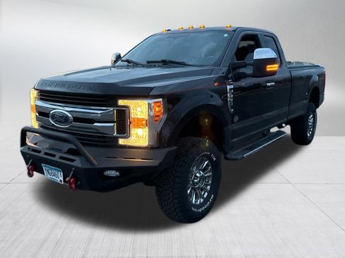 Used 2019 Ford F350 XLT w/ XLT Premium Package image 4