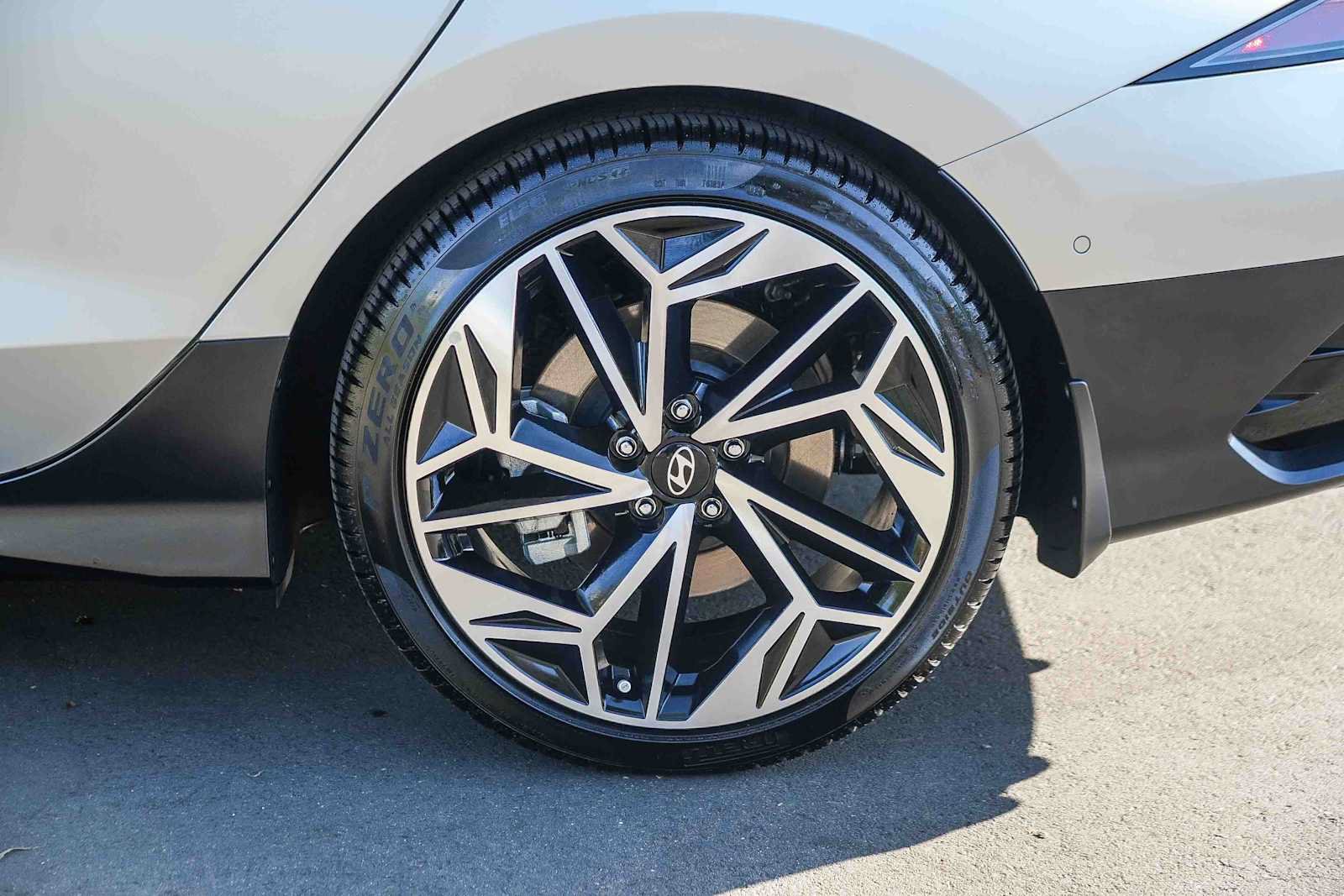 Used 2023 Hyundai Ioniq 6 Limited AWD/4WD image 10