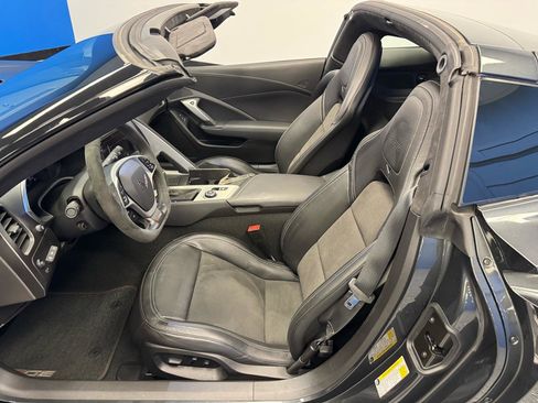 Used 2019 Chevrolet Corvette Z06 RWD image 16