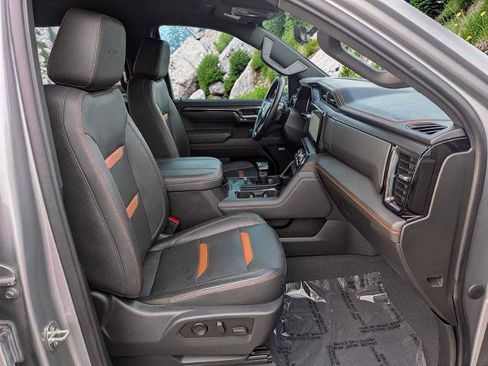Used 2023 GMC Sierra 1500 AT4 w/ Technology Package AWD/4WD image 16