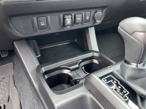 Used 2023 Toyota Tacoma TRD Sport AWD/4WD image 19