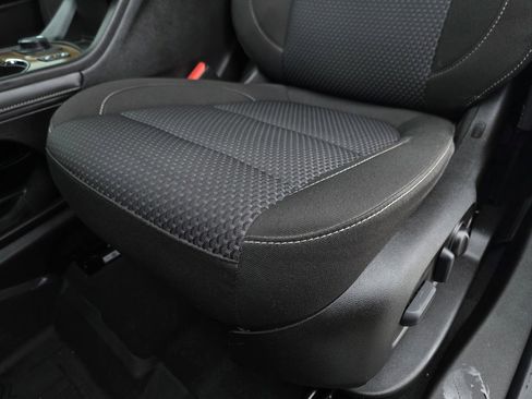 Used 2022 GMC Acadia SLE w/ Driver Convenience Package image 23