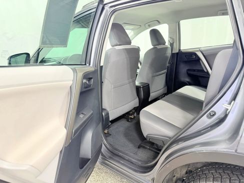 Used 2013 Toyota RAV4 LE image 33