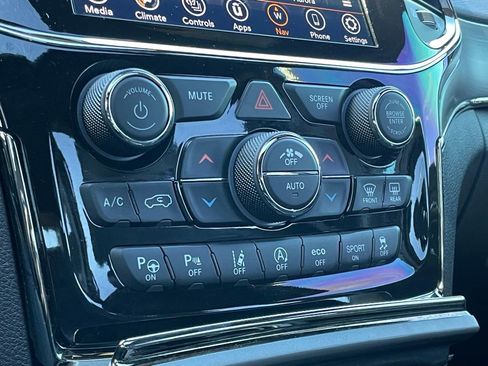 Used 2021 Jeep Grand Cherokee Limited X image 22