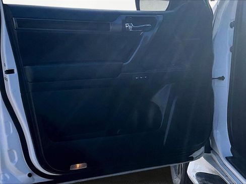 Used 2022 Lexus GX 460 image 22