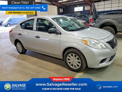 Used 2013 Nissan Versa S FWD image 5
