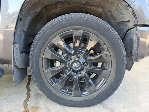 Used 2021 Toyota Tundra Limited image 9