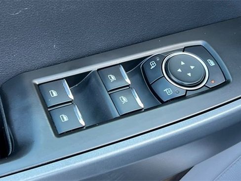 Used 2024 Ford F350 XLT image 12