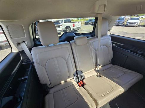 Used 2024 Ford Expedition Limited RWD image 15