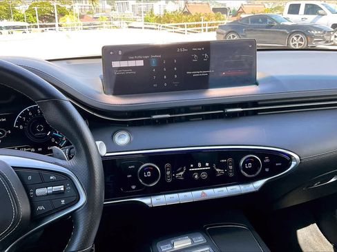 Used 2023 Genesis GV70 2.5T w/ Sport Prestige Package AWD/4WD image 15