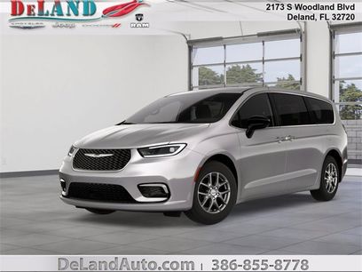 New 2026 Chrysler Pacifica Select