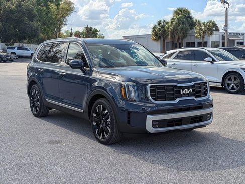 Used 2025 Kia Telluride SX image 2