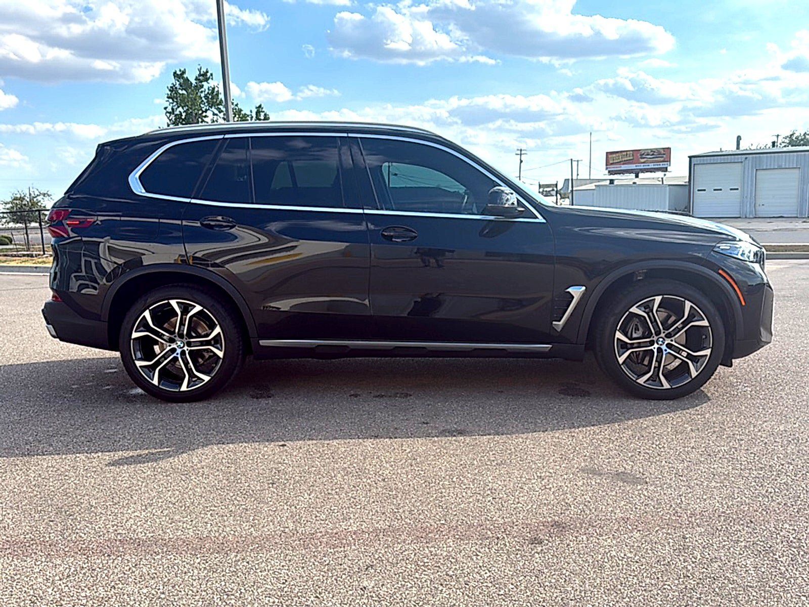 Used 2024 BMW X5 xDrive40i w/ Premium Package AWD/4WD image 5