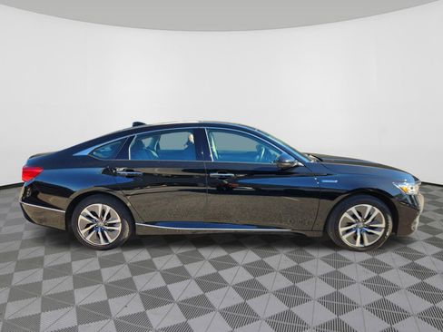 Used 2018 Honda Accord Touring image 6