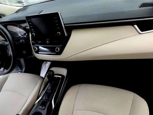 Used 2021 Toyota Corolla LE image 16