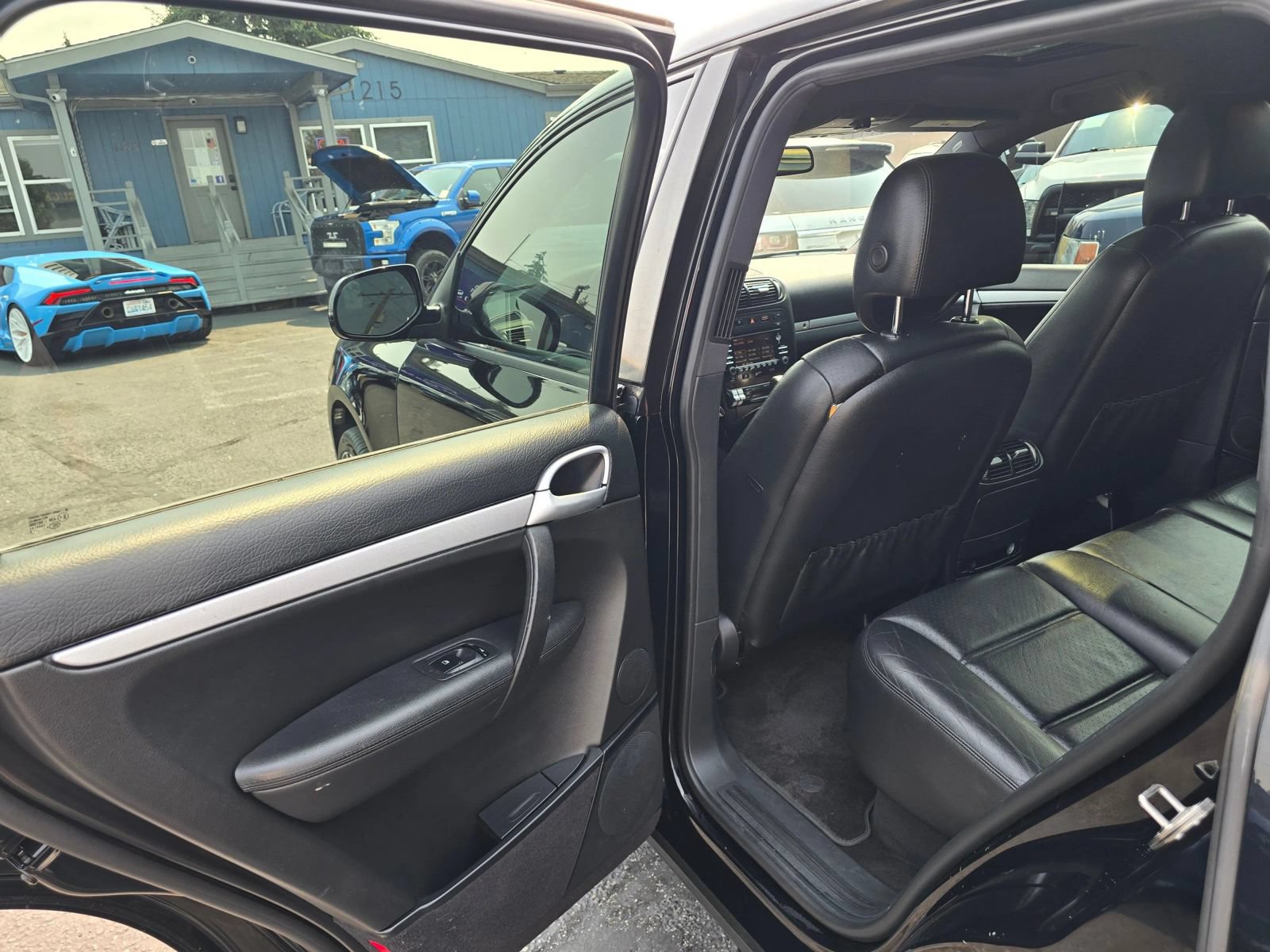 Used 2010 Porsche Cayenne AWD/4WD image 14