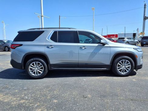 Used 2023 Chevrolet Traverse LT FWD image 9