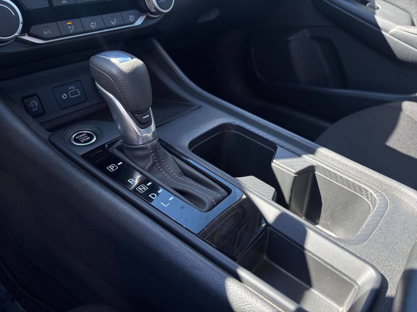 Used 2025 Nissan Sentra S FWD image 38