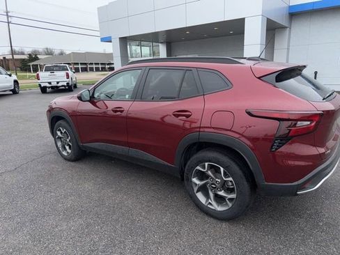 Used 2025 Chevrolet Trax LT w/ LT Convenience Package image 20