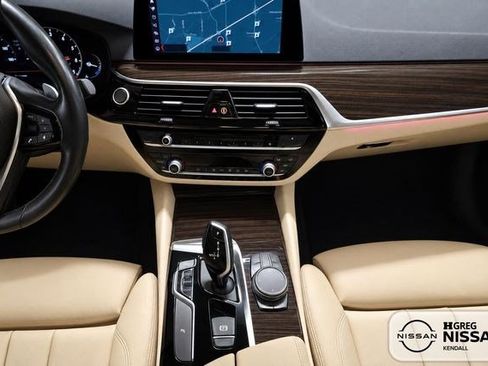 Used 2019 BMW 530i w/ Convenience Package RWD image 15