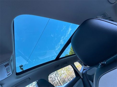 Certified 2022 Volkswagen Taos SEL image 35