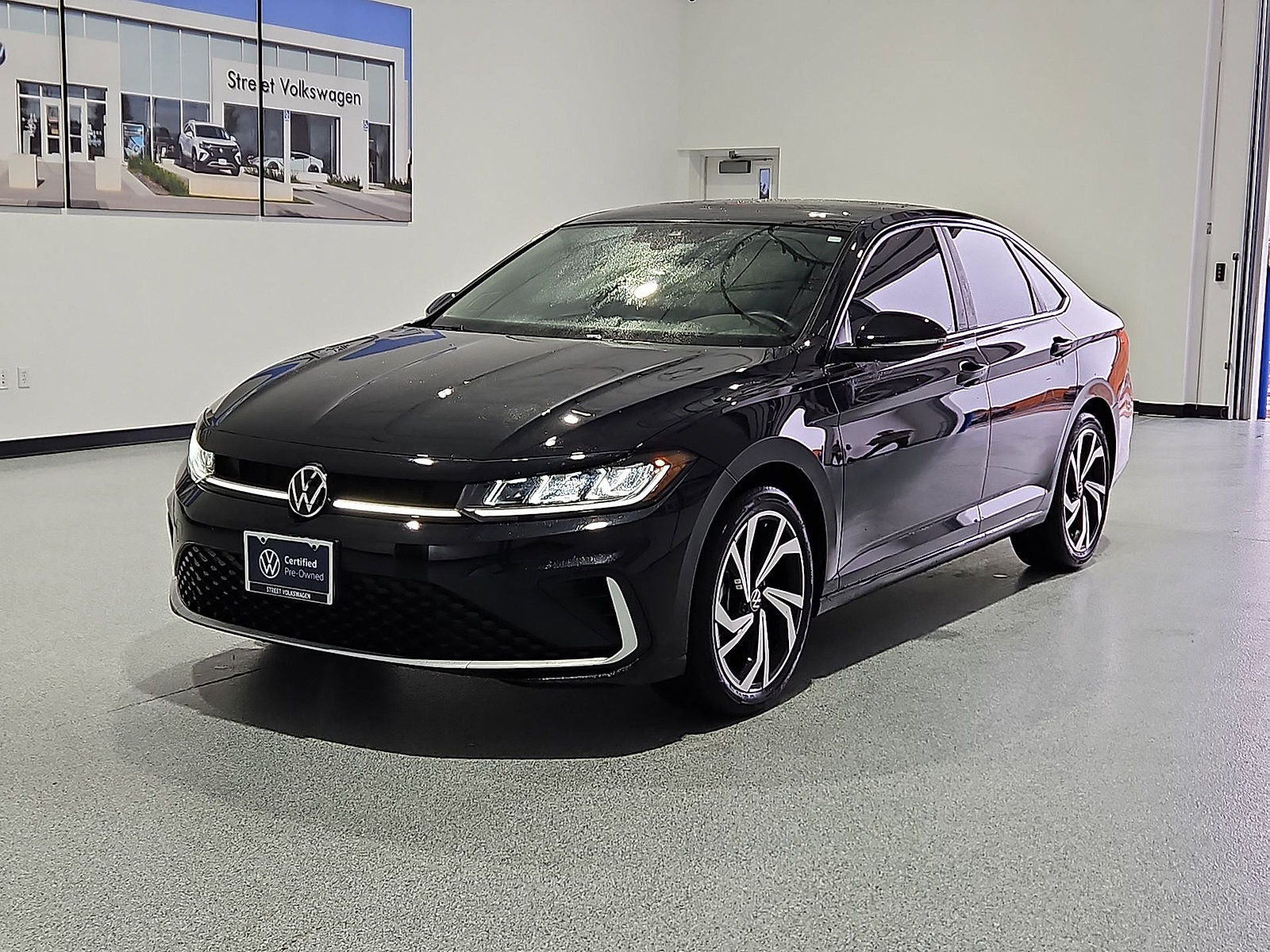 Used 2026 Volkswagen Jetta SEL FWD image 4