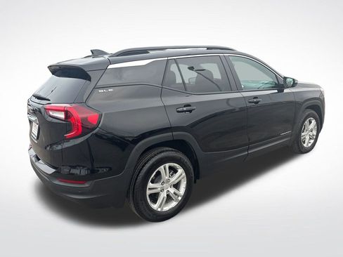 Used 2024 GMC Terrain SLE w/ Driver Convenience Package image 8