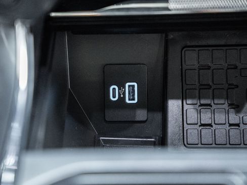 Certified 2023 Ford F150 Lariat w/ Equipment Group 502A High image 32