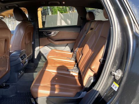 Used 2019 Audi Q7 3.0T Prestige w/ Prestige Package AWD/4WD image 17