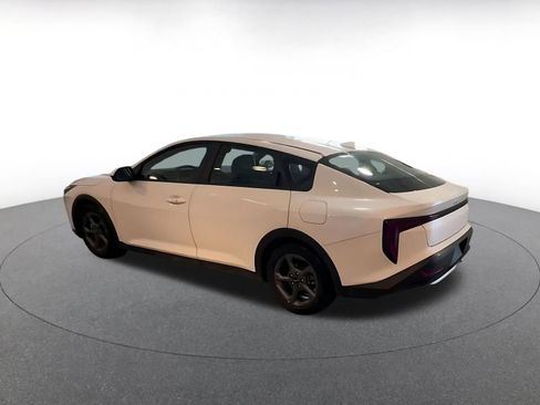 Used 2025 Kia K4 LXS image 9