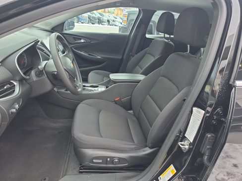 Used 2024 Chevrolet Malibu LT image 2