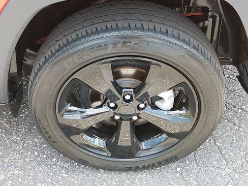 Used 2021 Jeep Cherokee Latitude Plus FWD image 14