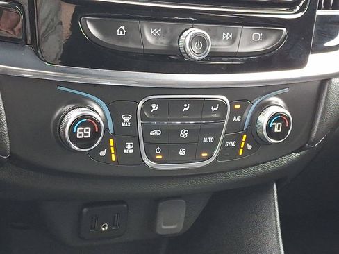 Certified 2023 Chevrolet Traverse LT image 25