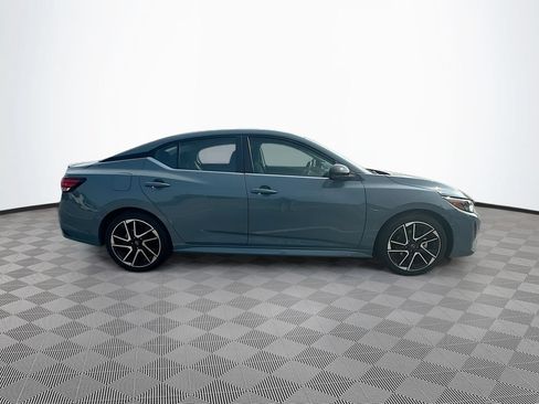 Used 2024 Nissan Sentra SR FWD image 11