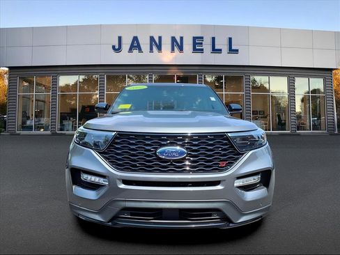 Used 2022 Ford Explorer ST w/ Equipment Group 401A image 2