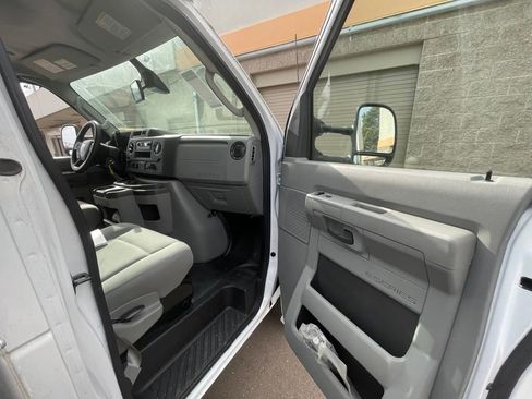 New 2024 Ford E-450 and Econoline 450 Super Duty w/ Driver's Safety Package RWD image 32