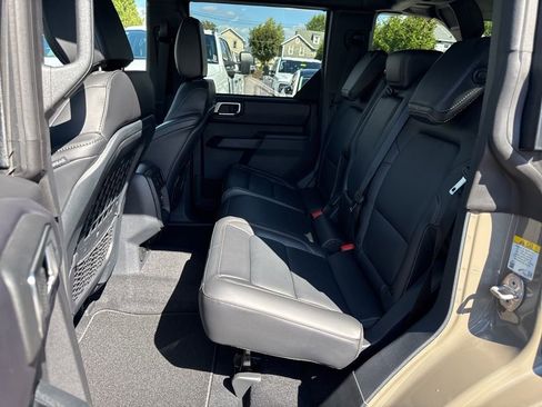 New 2025 Ford Bronco Badlands AWD/4WD image 7