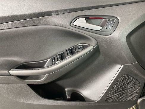 Used 2017 Ford Focus SEL w/ Cold Weather Package image 22