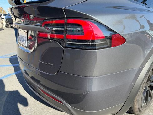 Used 2017 Tesla Model X 100D image 9