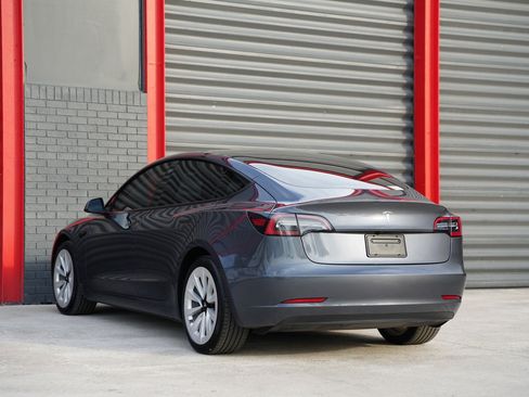 Used 2023 Tesla Model 3 Standard Range image 7